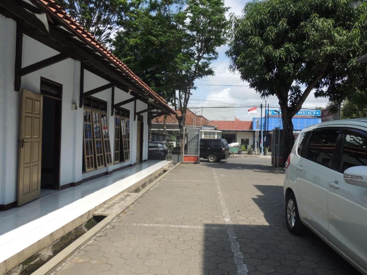 Hotel Sejahtera Kebumen Extérieur photo