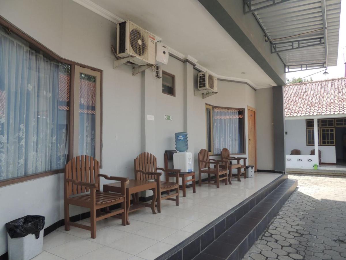Hotel Sejahtera Kebumen Extérieur photo