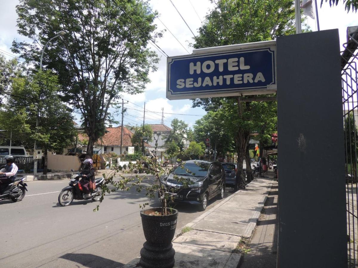 Hotel Sejahtera Kebumen Extérieur photo